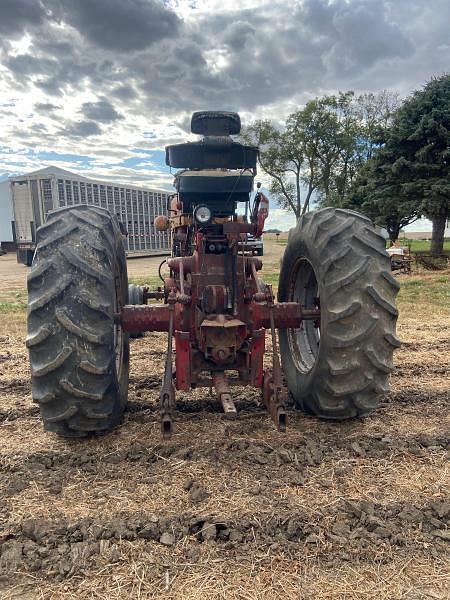 Image of International Harvester 706 equipment image 4