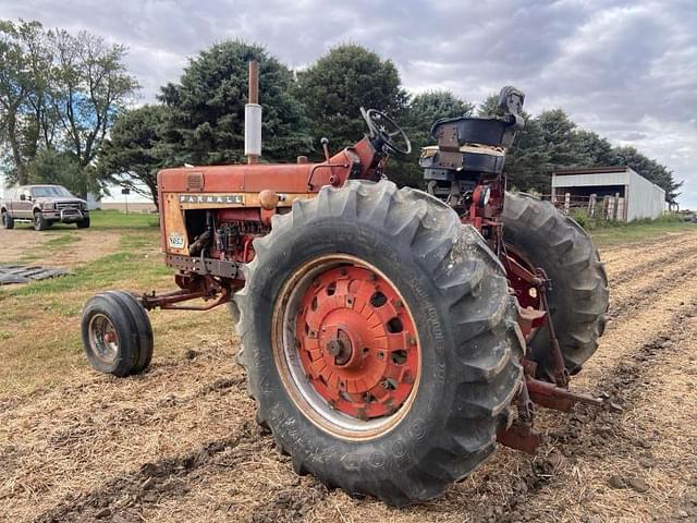 Image of International Harvester 706 equipment image 3