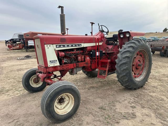 Image of International Harvester 706 equipment image 2