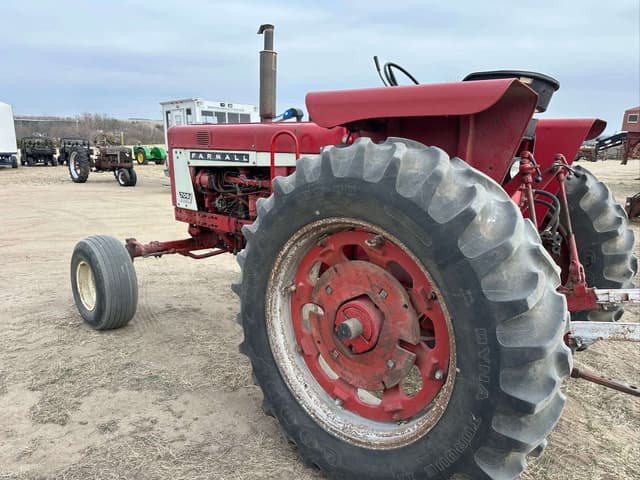 Image of International Harvester 706 equipment image 3