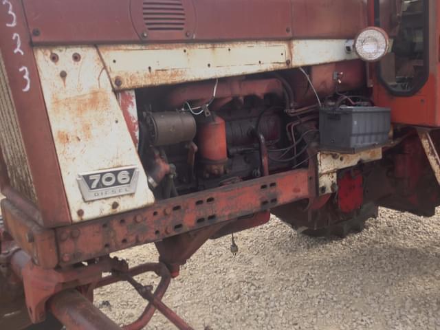 Image of International Harvester 706 equipment image 2