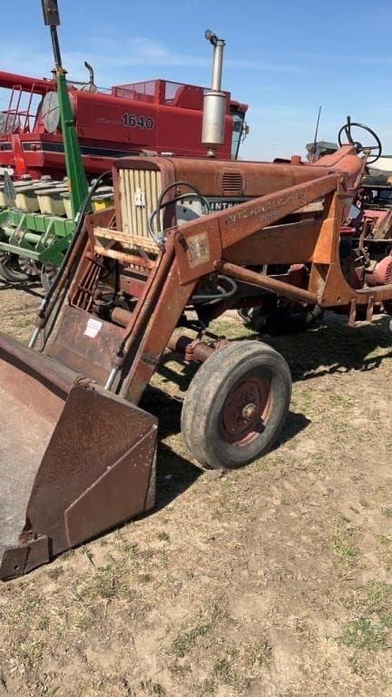 Image of International Harvester 706 equipment image 1