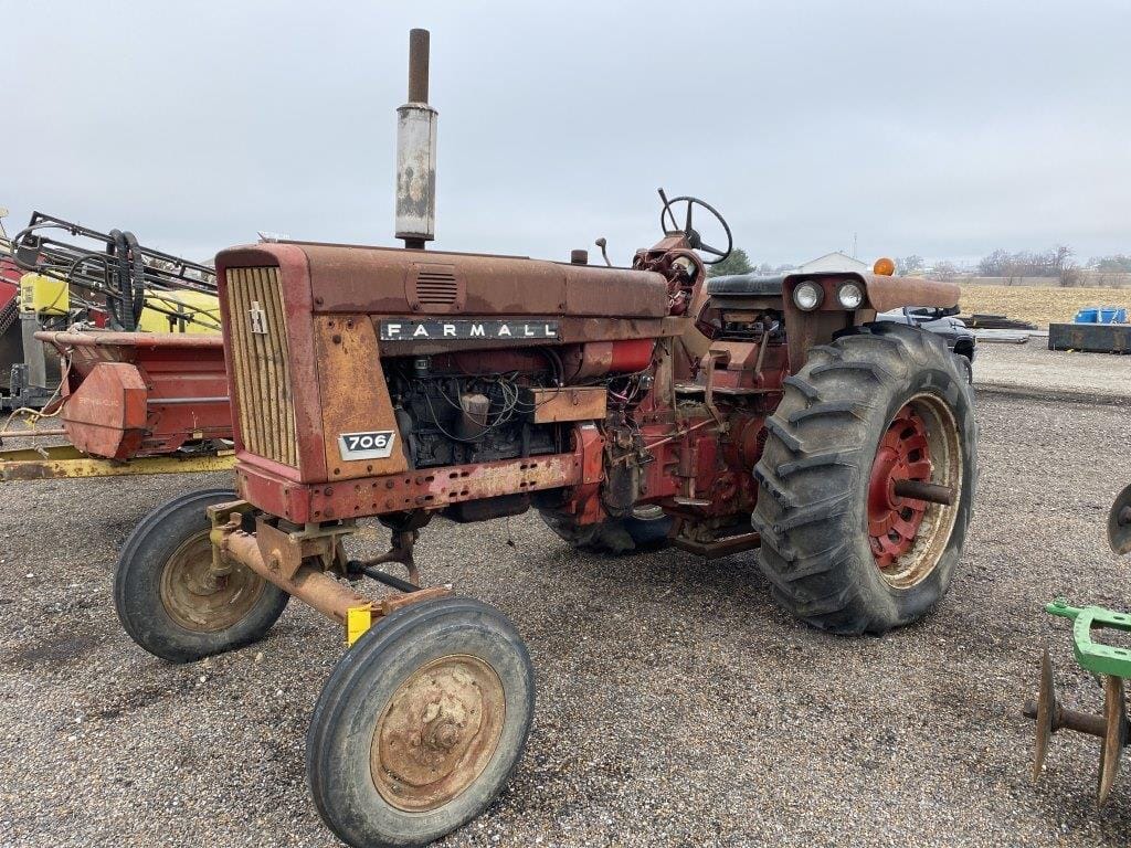 Main image International Harvester 706