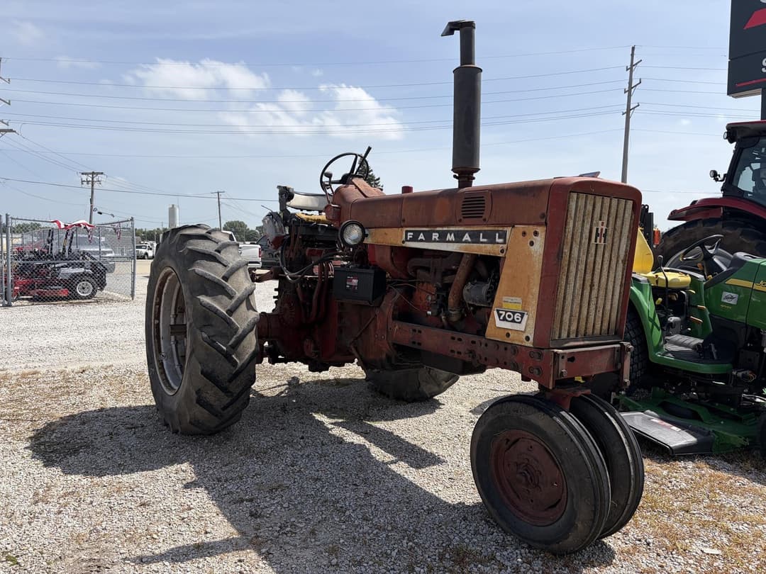 Image of International Harvester 706 Primary image