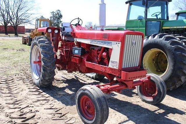 Image of International Harvester 706 equipment image 1