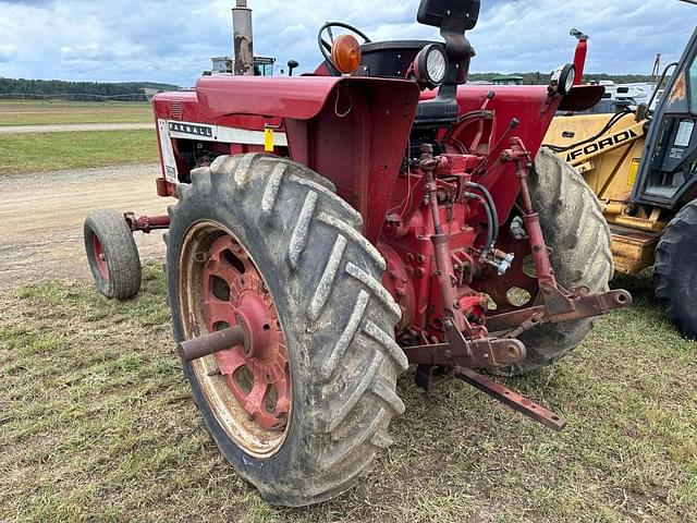 Image of International Harvester 706 equipment image 1