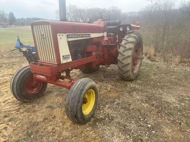 Image of International Harvester 706 equipment image 1
