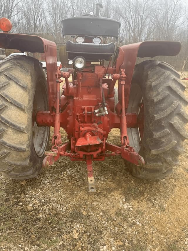 Image of International Harvester 706 equipment image 3