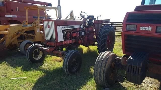 Image of International Harvester 706 equipment image 2