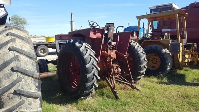 Image of International Harvester 706 equipment image 4