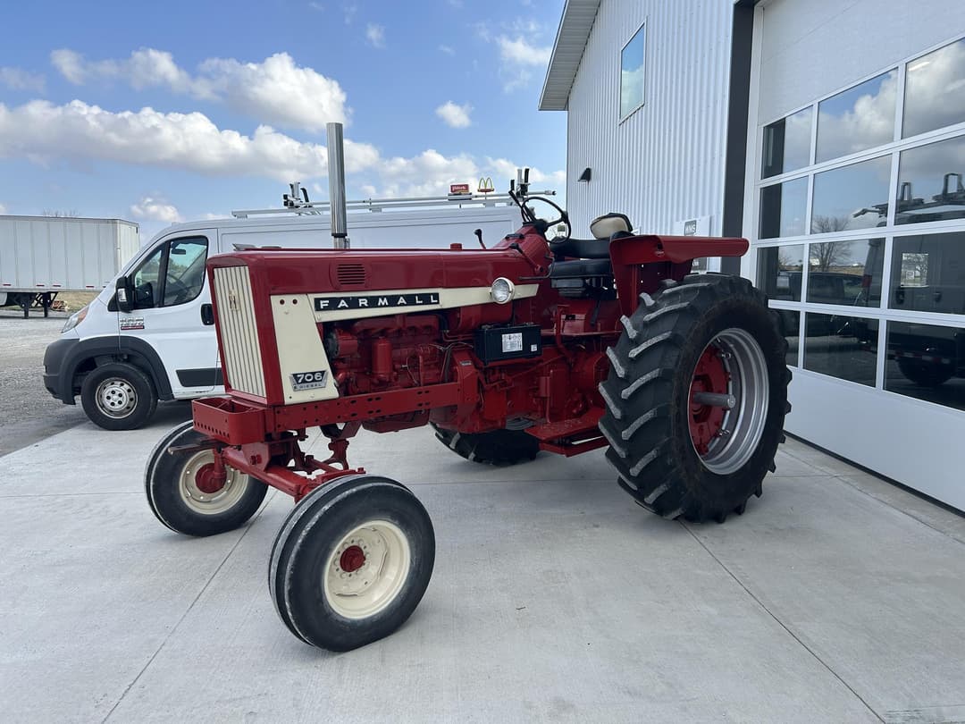 Image of Farmall 706 Primary image