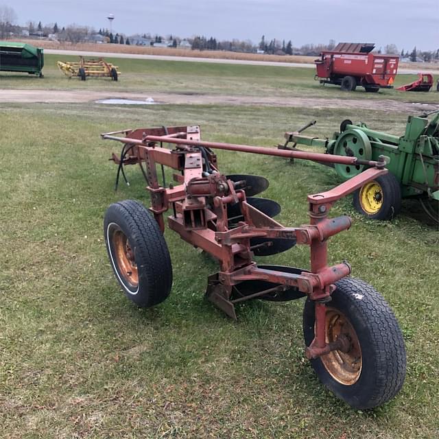 Image of International Harvester 710 equipment image 3