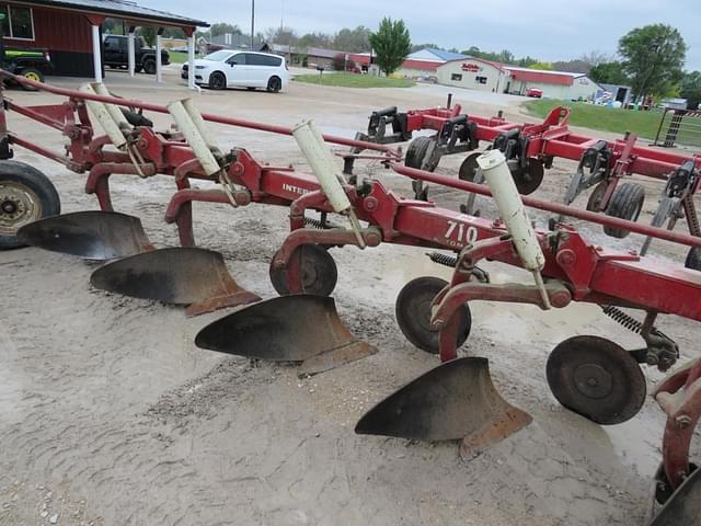 Image of International Harvester 710 equipment image 2