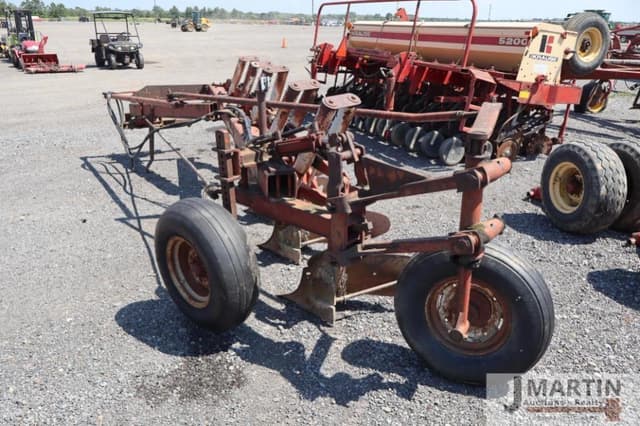 Image of International Harvester 710 equipment image 3