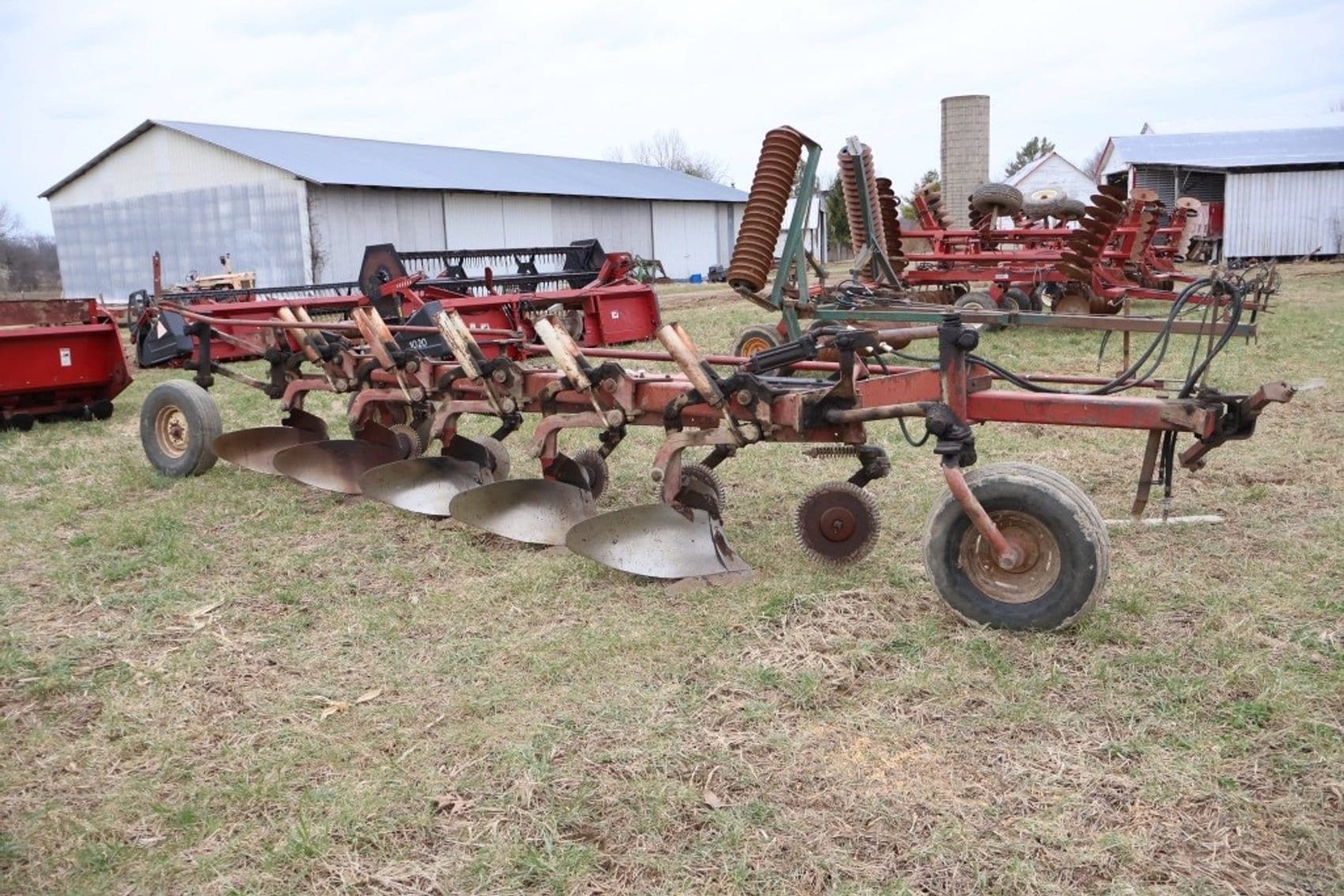 International Harvester 710 Equipment Image0