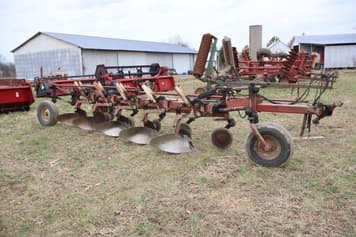 Main image International Harvester 710