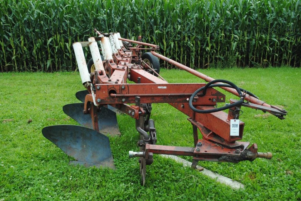 Main image International Harvester 710