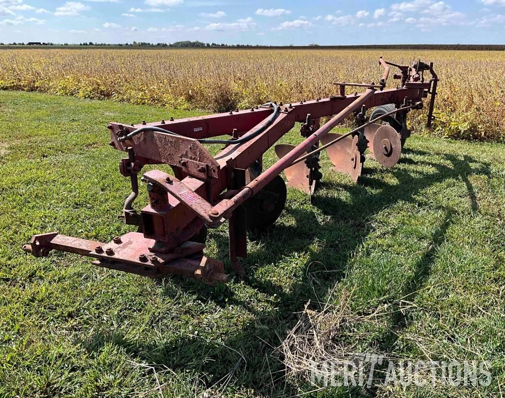 International Harvester 710 Equipment Image0