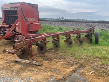 Main image International Harvester 710