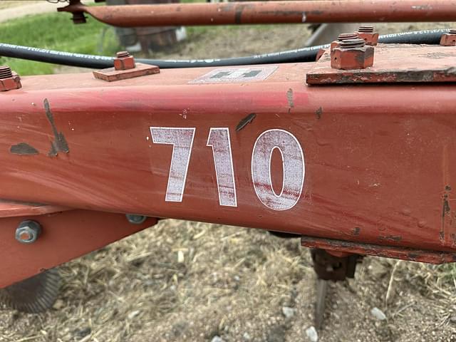 Image of International Harvester 710 equipment image 1
