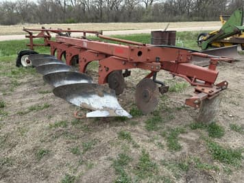 Main image International Harvester 710