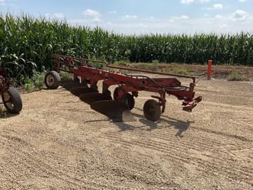 Main image International Harvester 710