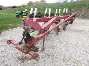 Main image International Harvester 710