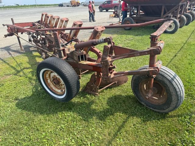 Image of International Harvester 710 equipment image 4