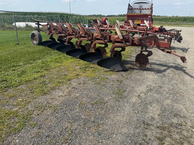 Image of International Harvester 710 equipment image 2