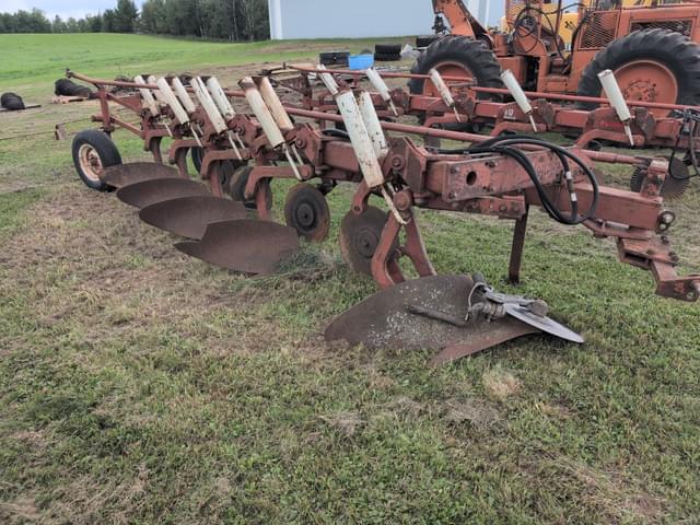 Image of International Harvester 710 equipment image 2