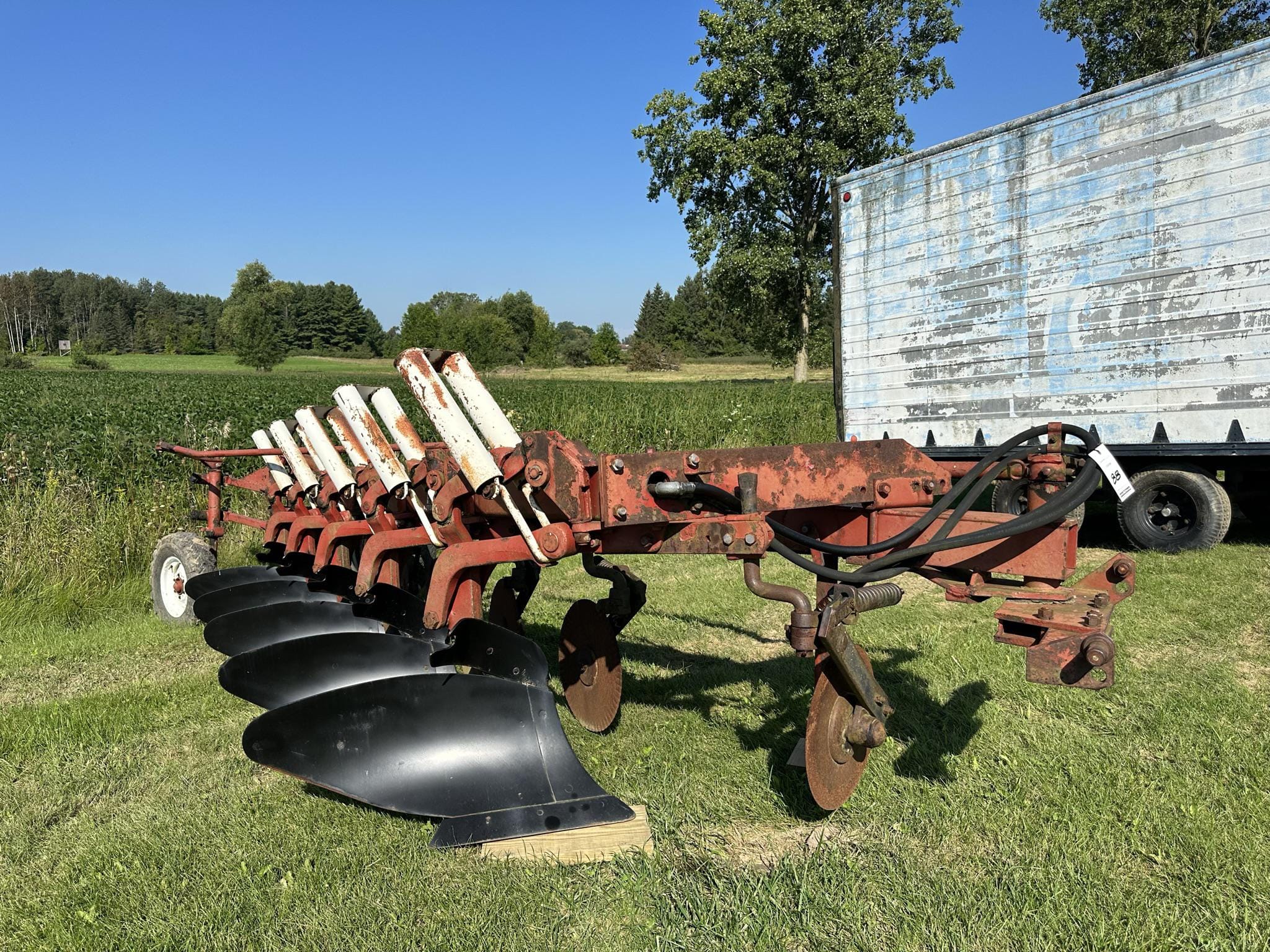 Main image International Harvester 710