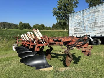 Main image International Harvester 710