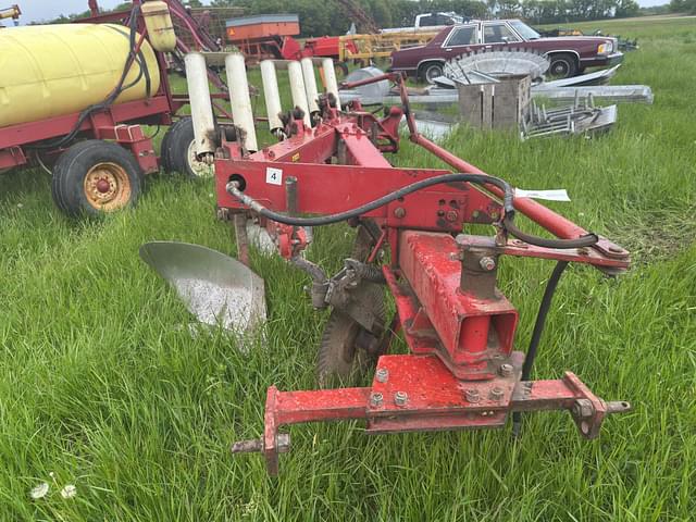Image of International Harvester 710 equipment image 1