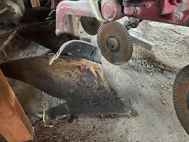 Image of International Harvester 710 equipment image 3