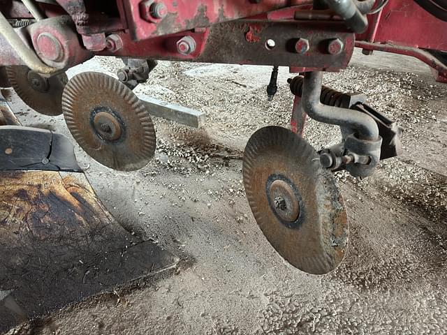 Image of International Harvester 710 equipment image 4