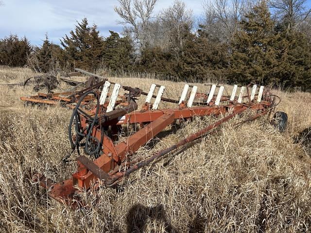 Image of International Harvester 710 equipment image 1