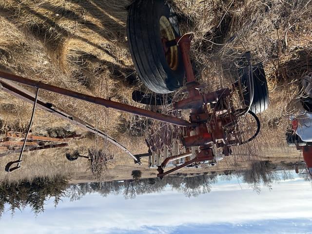 Image of International Harvester 710 equipment image 4