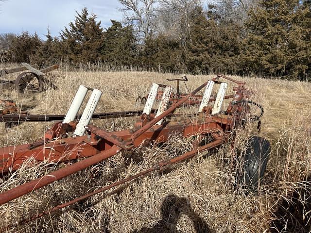 Image of International Harvester 710 equipment image 3