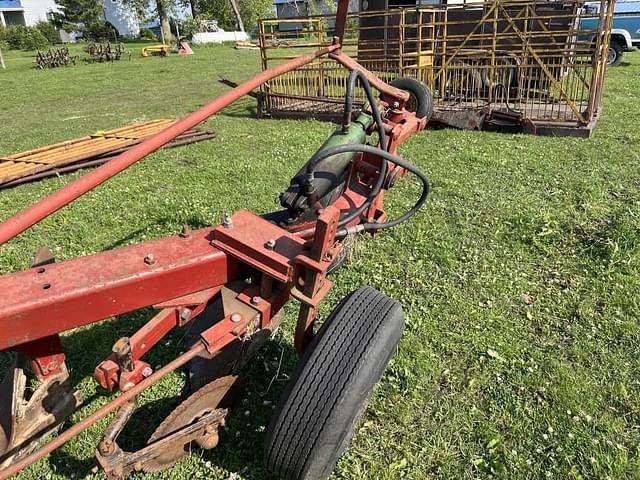 Image of International Harvester 710 equipment image 1