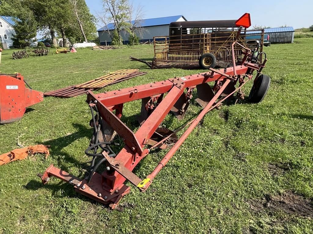 Image of International Harvester 710 Primary image