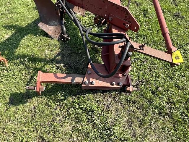 Image of International Harvester 710 equipment image 3