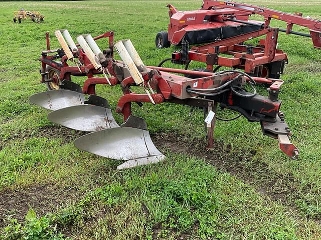 Image of International Harvester 710 equipment image 1
