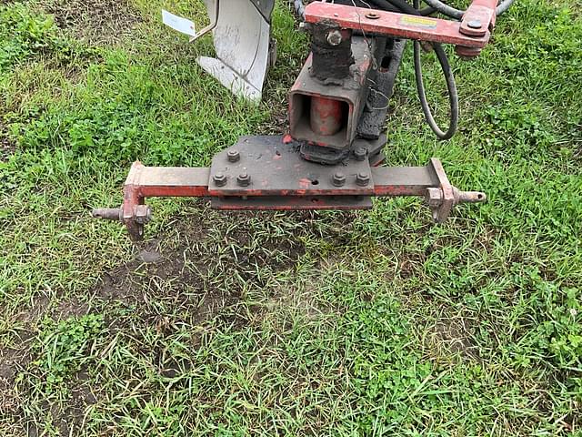 Image of International Harvester 710 equipment image 2