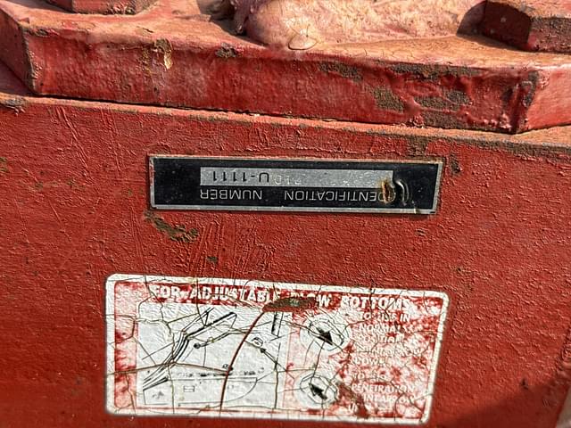 Image of International Harvester 710 equipment image 4