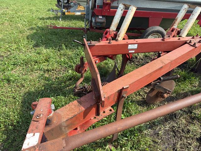 Image of International Harvester 710 equipment image 2