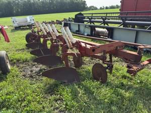 International Harvester 710 Image