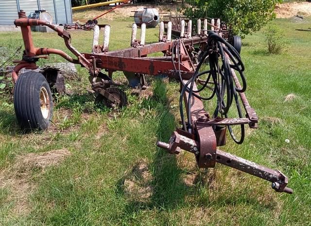 Image of International Harvester 710 equipment image 3