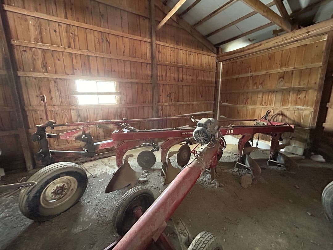 Image of International Harvester 710 Primary Image