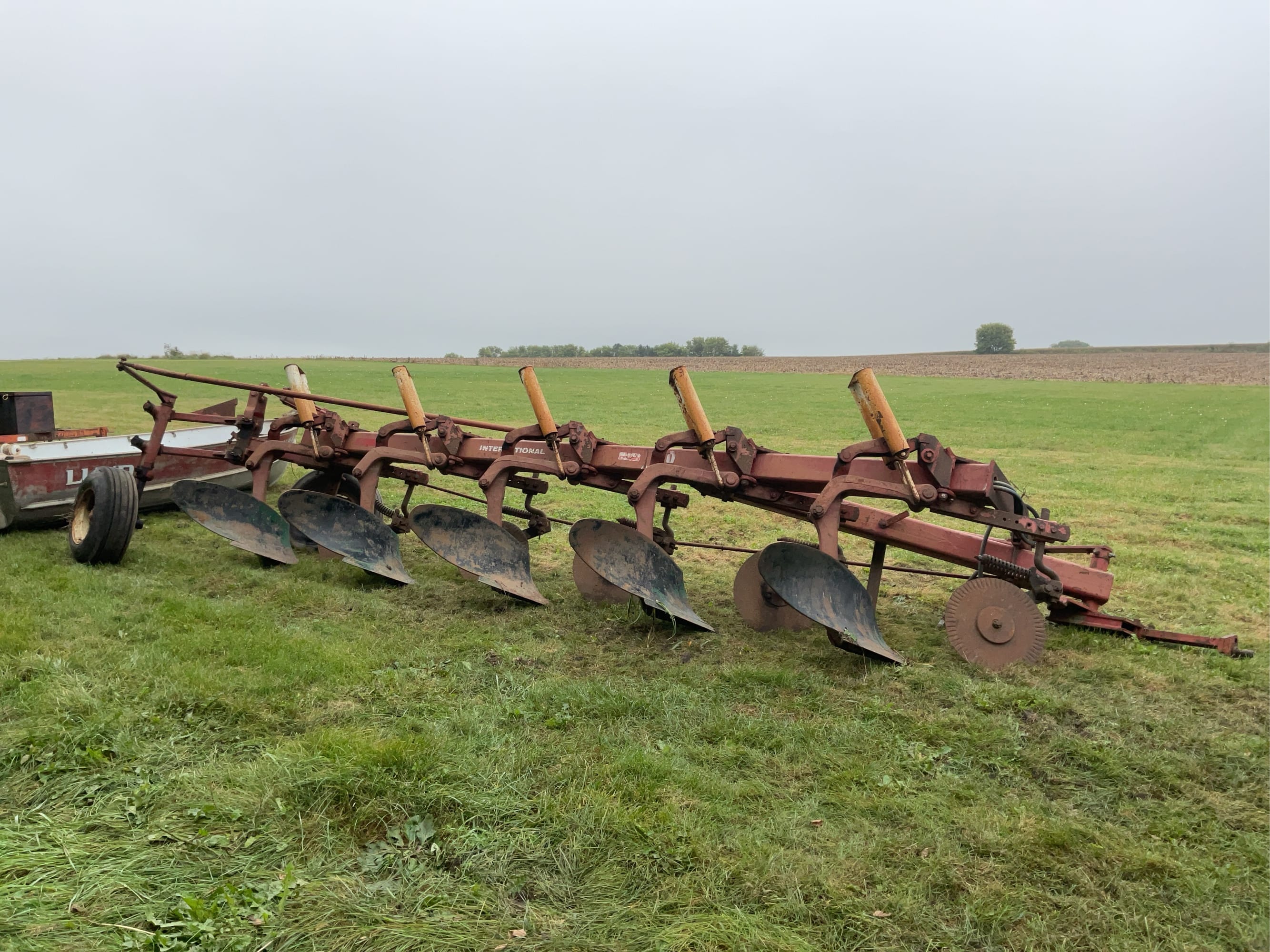 Main image International Harvester 710