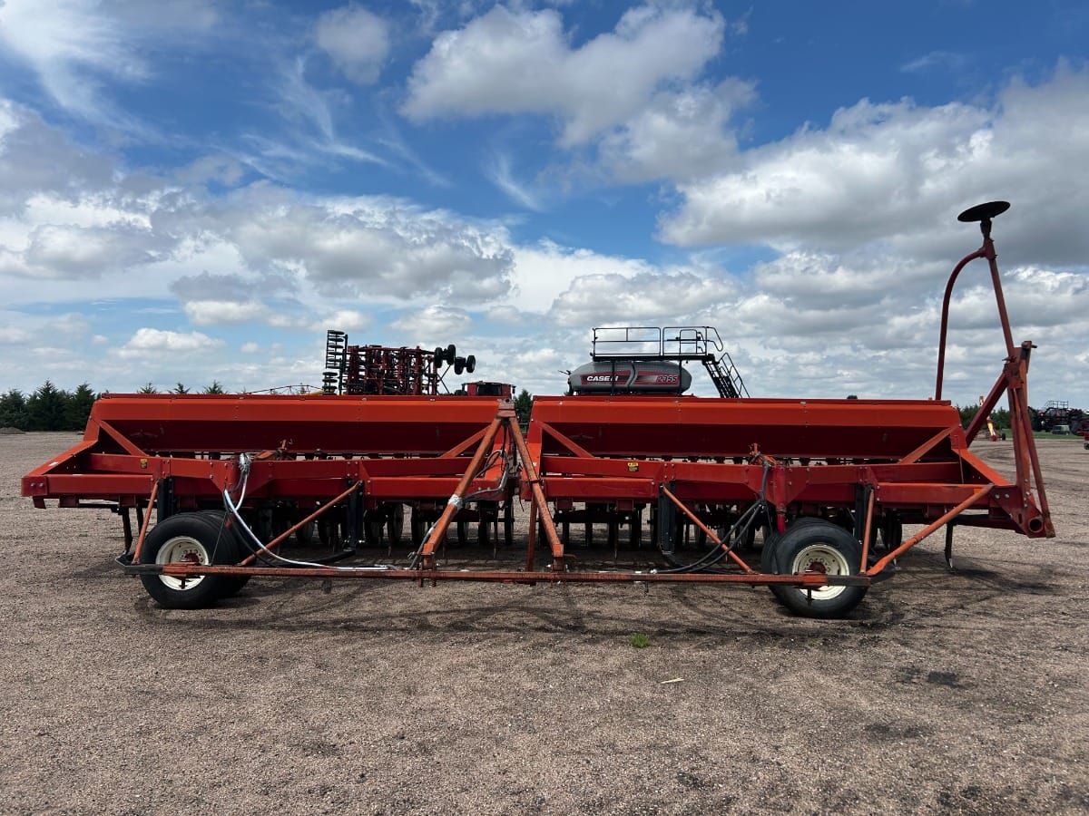 International Harvester 7100 Equipment Image0